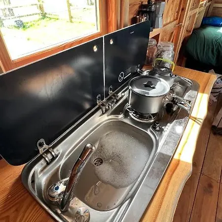 Cosy Little Hut Luxury tent