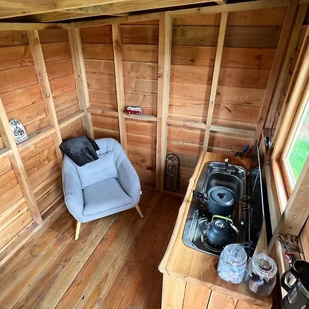 Cosy Little Hut Launceston