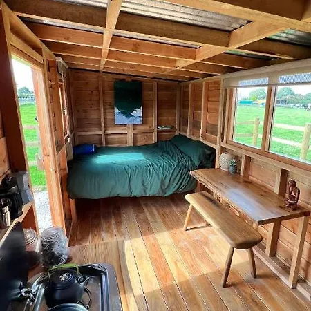 Cosy Little Hut Luxury tent